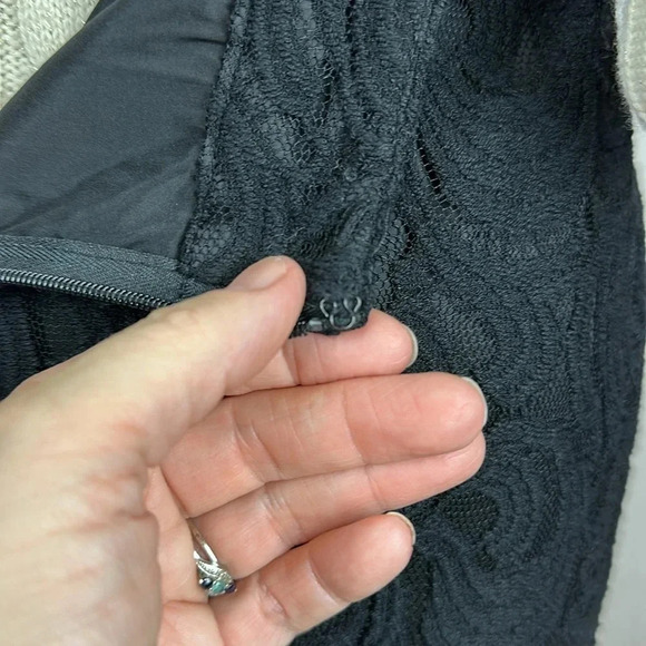 NWOT Lord & Taylor  lace covered pencil skirt - Picture 7 of 8